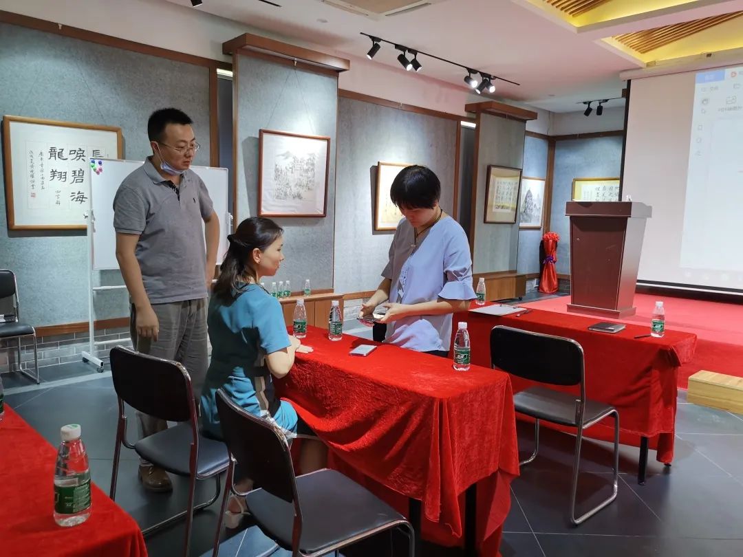 花城控股集團(tuán) 花城控股集團(tuán)